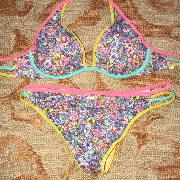 Victoria Secret bikini (worn once) - Picture 4 of 4